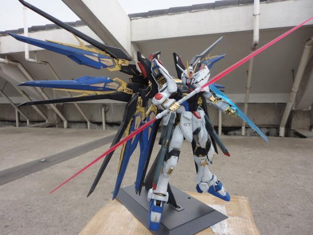 企鹅娘吐槽：你最喜欢看哪部作品的同人本呢？