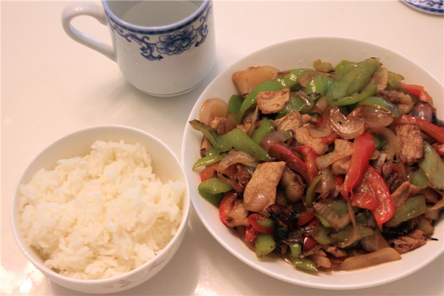 净水机净化出健康的水,万元净水机