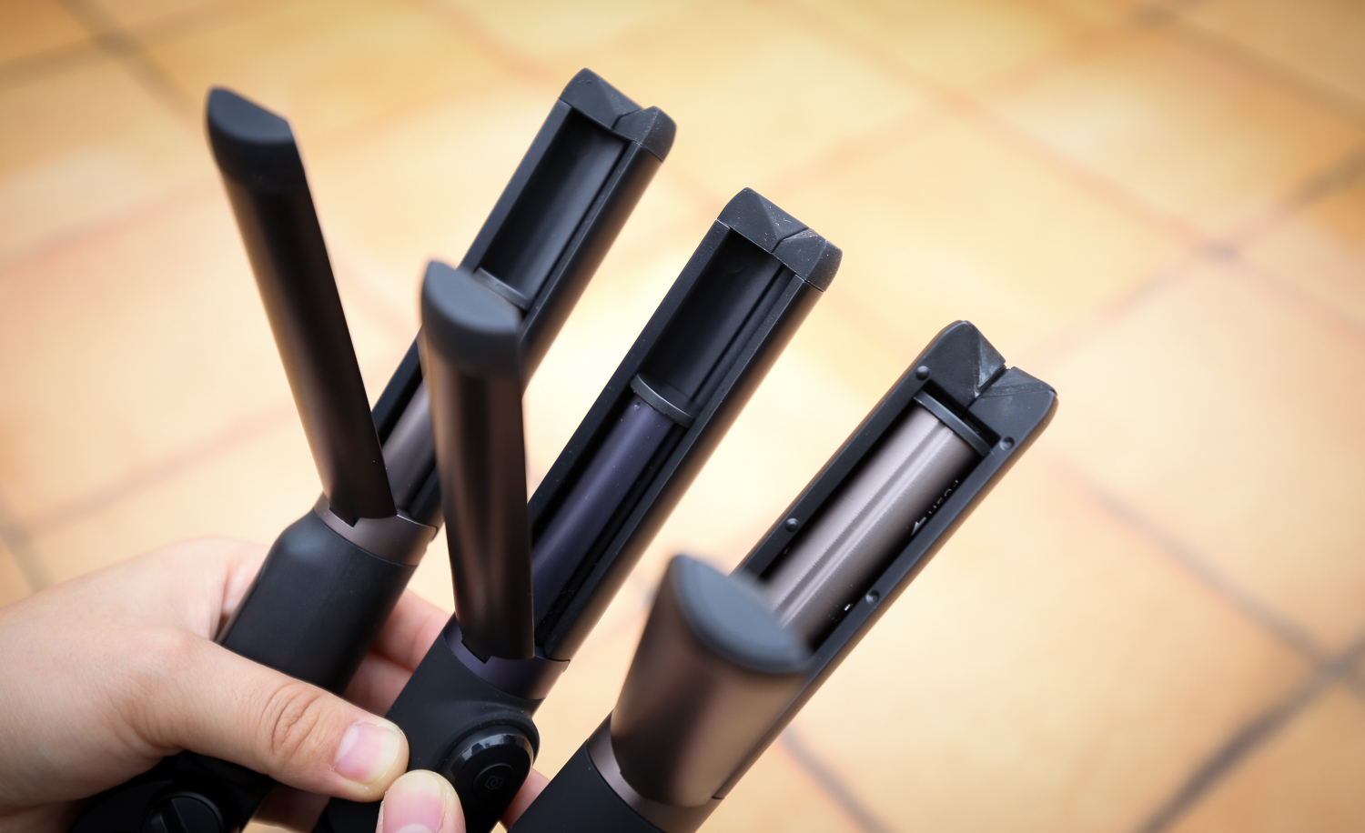 荣耀和小米手机哪个拍照更好,魅族蓝牙自拍杆评测