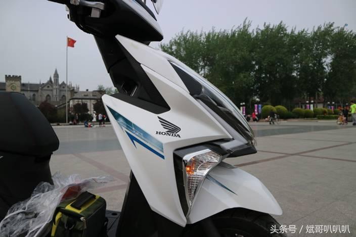 好看的新大洲本田裂行美图,本田裂行125与本田nx125哪个好