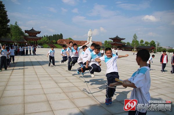 铭记历史珍爱和平——记怀化跃进路小学校外综合实践活动（一）