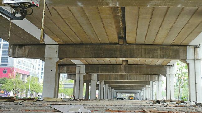 市中区俩月拆出141个“足球场”大批街头绿景和便民场地开始呈现