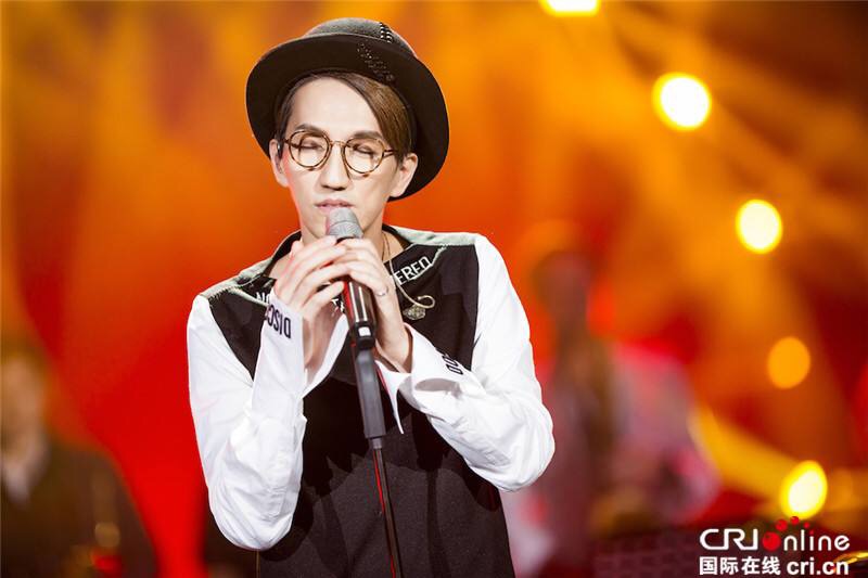 我是歌手总决赛林志炫帮唱,歌手林志炫海莉