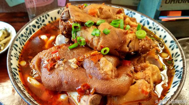 猪脚剔骨头不伤皮的做法,隆江猪脚剔骨全过程