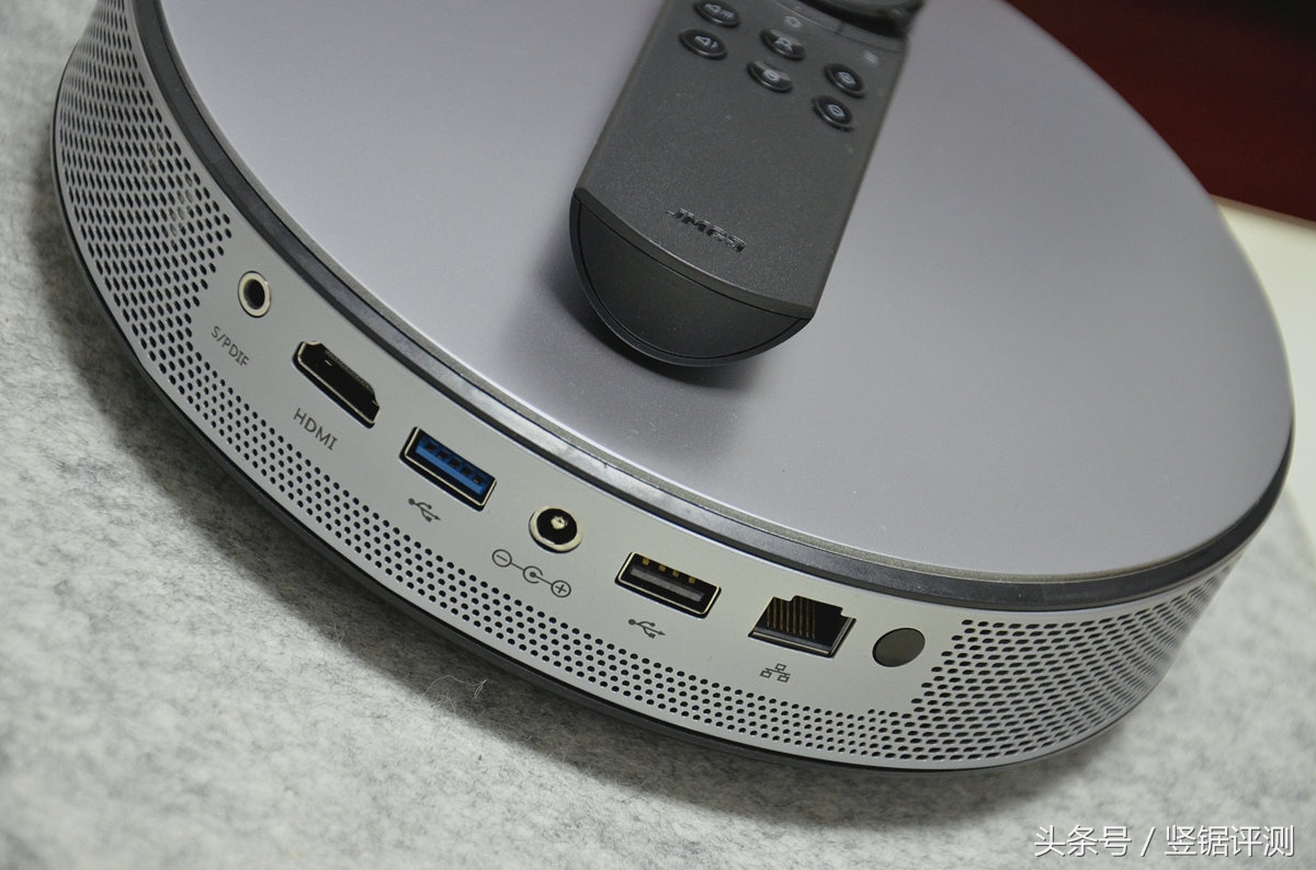 坚果c6投影流明,极米z4x和坚果c6投影哪个好