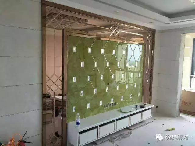 窗户纸镀膜玻璃的优缺点,镀膜玻璃与普通玻璃哪个在室外