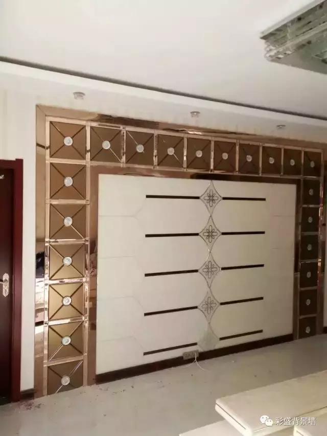 窗户纸镀膜玻璃的优缺点,镀膜玻璃与普通玻璃哪个在室外