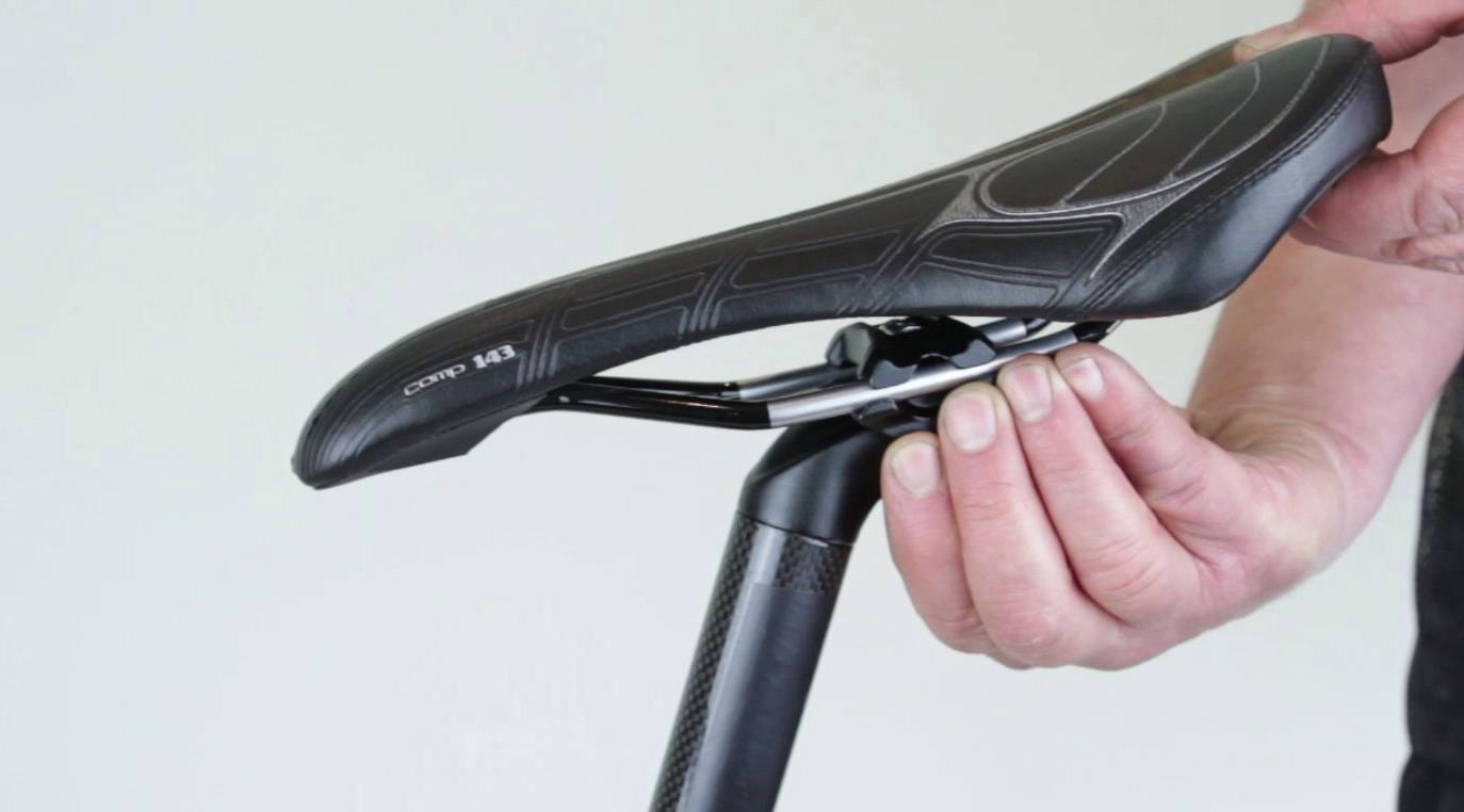 骑自行车屁股痛怎么按摩,怎么缓解骑山地车屁股疼