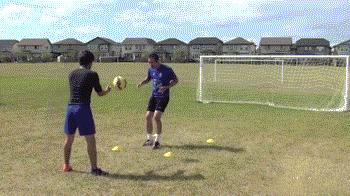 足球实战技巧训练,足球基本功球感练习在家里