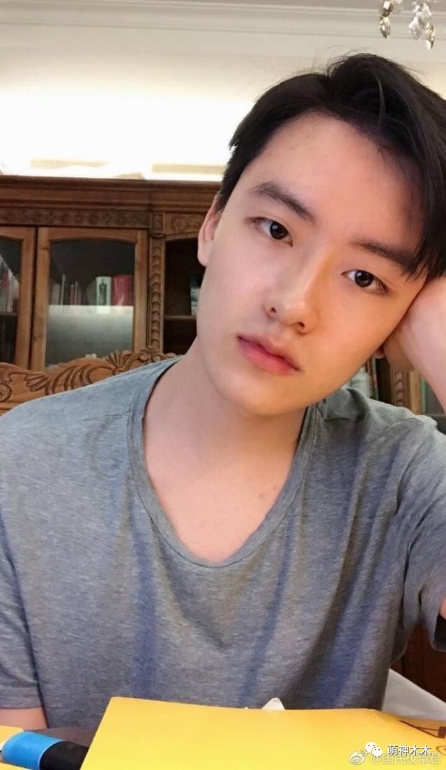 他曾是超级童星却误入歧途,他曾是红极一时的童星