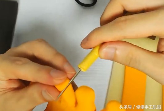 创意diy粘土制作,还记得宫崎骏动画里的(龙猫)猫巴士吗