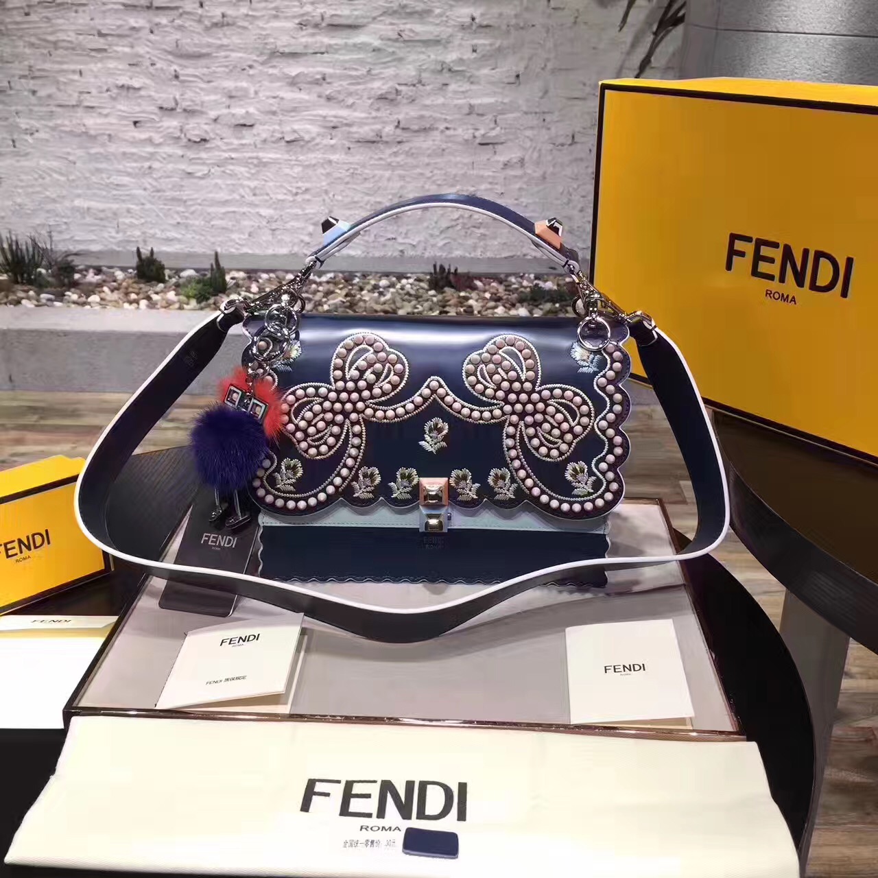 fendi包包最新款,fendi包的经典款