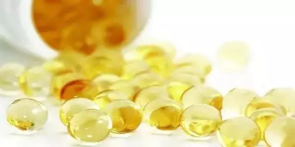 深海鱼油保健品的功效与作用,深海鱼油对心血管的功效和作用