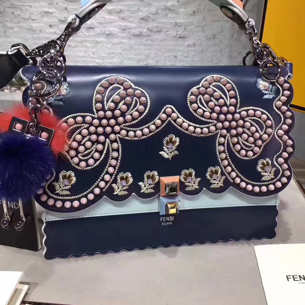 fendi包包哪一款最好看,fendi包最新款