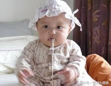 宝宝溢奶的正确处理方法视频,宝宝溢奶的正确护理方法