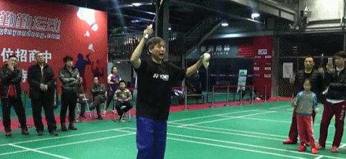 羽毛球挥拍正确方法和发力,羽毛球引拍挥拍技巧