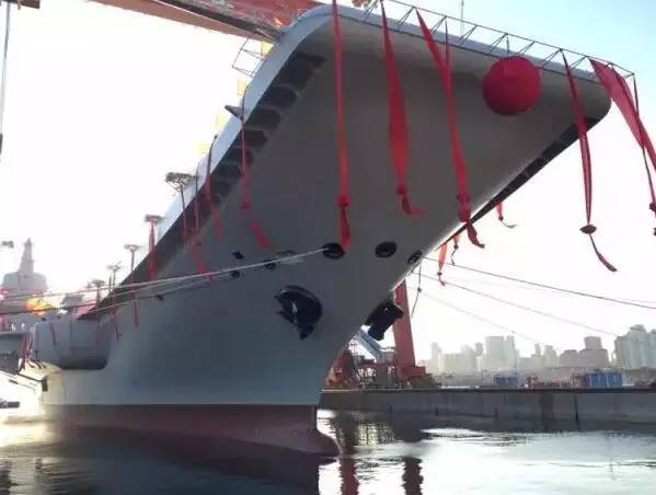 第一艘航母下水后的事件,新航母下水时险些沉没的视频