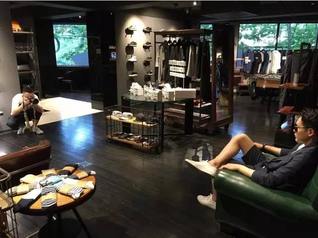 别网购了，花一天到实体店逛逛丨逃离连锁店计划