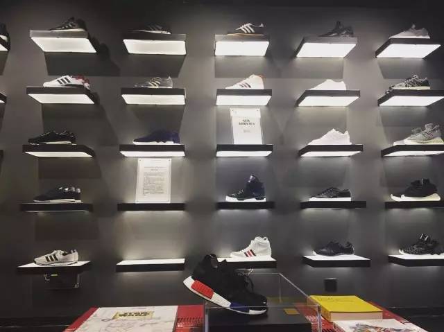 别网购了，花一天到实体店逛逛丨逃离连锁店计划