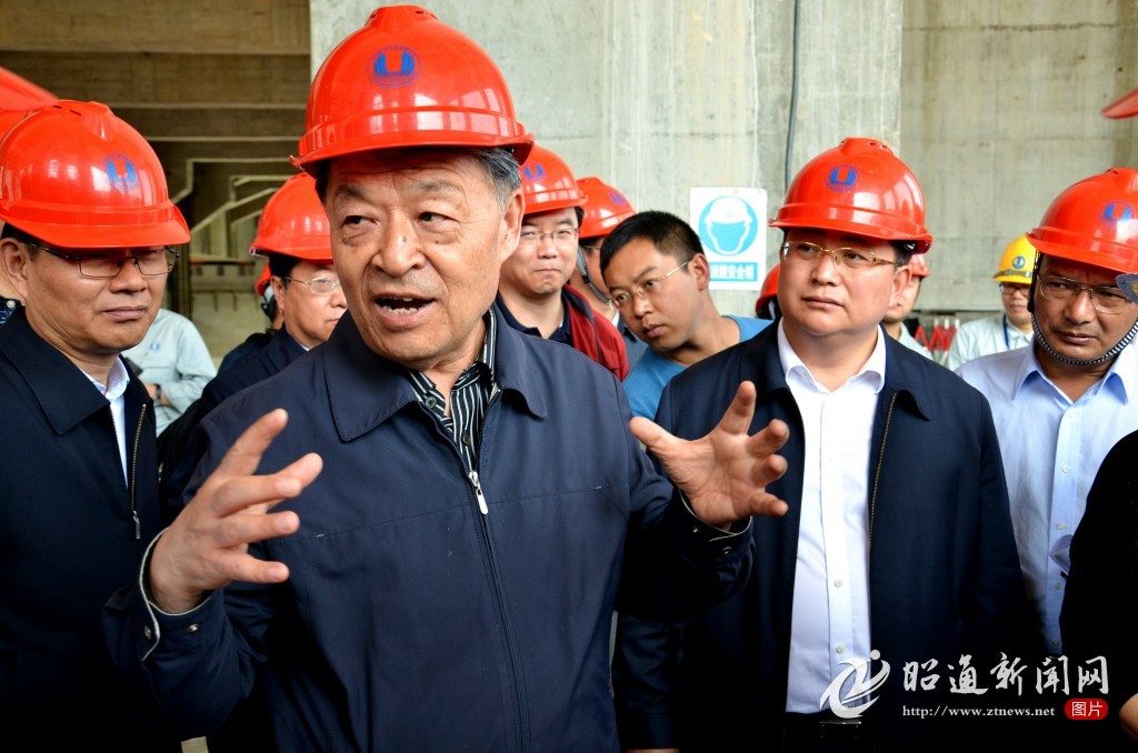 心系交通情牵乌蒙——交通运输部*党**组书记杨传堂赴我市调研侧记