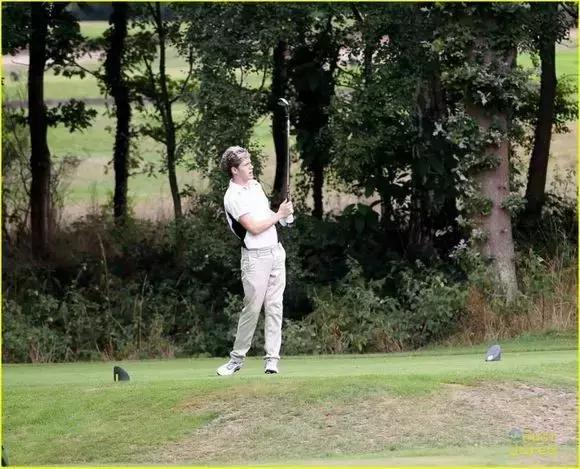 你以为Naill奶儿还是1D那个时期的正太吗？他已经变了！