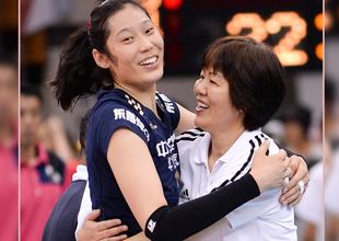 惠若琪魏秋月徐云丽探班中国女排,开讲啦女排队长惠若琪丁霞袁心玥