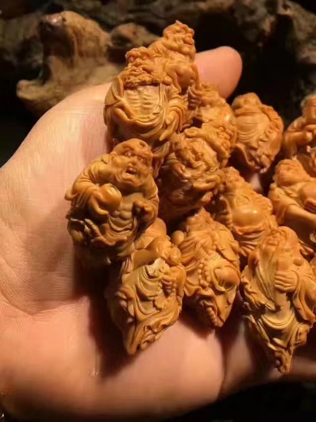 橄榄核雕刻十八罗汉手串名家,整身十八罗汉橄榄核雕