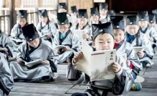 生孩子三天报喜准备啥,孩子过百日有什么讲究