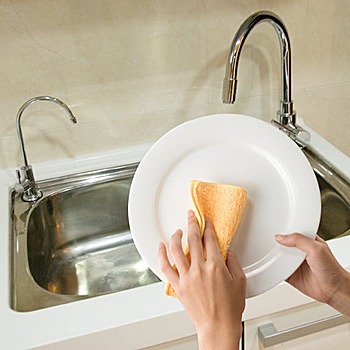 鸭子喝盐水死亡,鸭子喝了洗洁精水怎么抢救