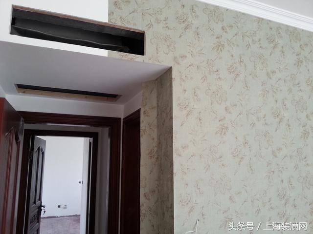 自己贴自粘墙纸怎么避免贴歪,墙纸贴偏怎么补救