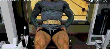 雄壮腿部大肌群加强训练：6个动作增强腿部力量提升运动质量