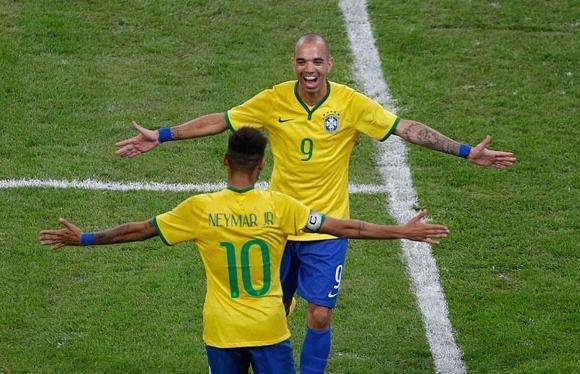 巴西暴力鸟和奥古斯托,巴西国家队老大哥