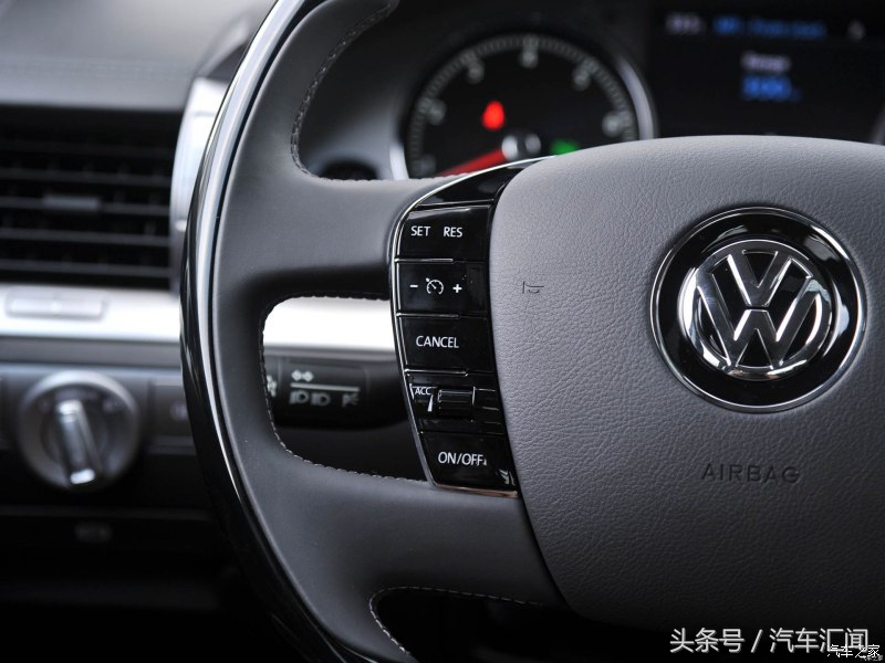 撞了车还嚣张的人,撞车逃逸还嚣张