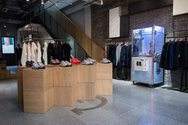 那些潮人喜欢在哪买衣服,潮人在哪挑衣服