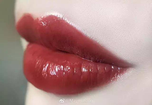 母亲节送年轻妈妈什么样的口红,母亲节给妈妈的口红