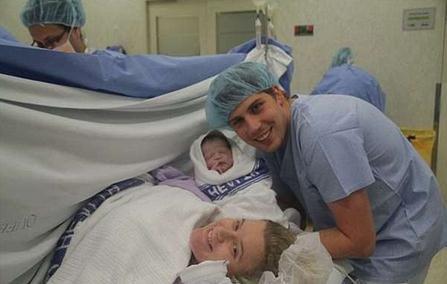 孕妇出现很多纹,孕妇肚子上长妊娠纹有拉扯感