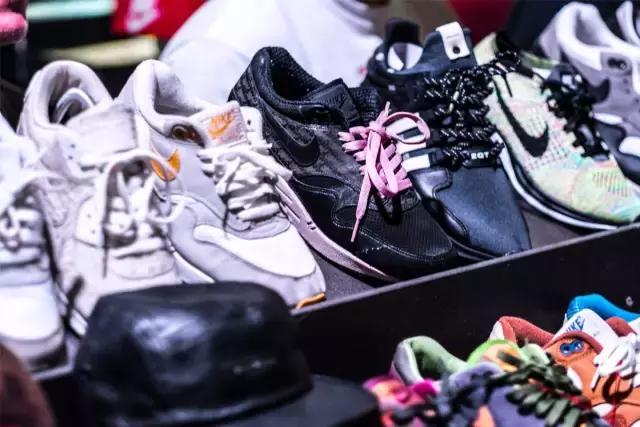 一双鞋子都买不起,一双鞋子都买不起来