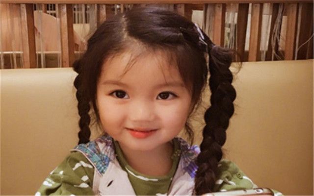 阿拉蕾眼距宽,阿拉蕾面相