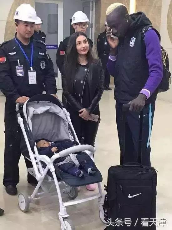 天津泰达权健太太团大pk！球员太太原来那么美！