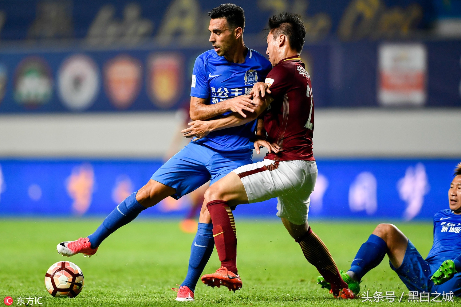 中超赛场又见严重误判裁判偷走了富力的胜利