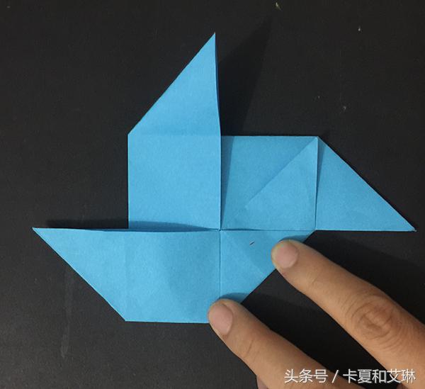 小鱼可以游的手工教程,会游的小鱼手工制作