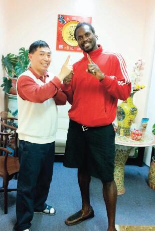 美国的华人武医们:将武术之道融汇在医学之道中