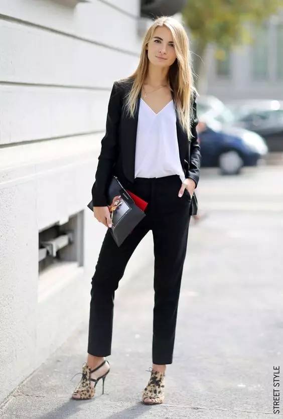 西装+T恤=时髦帅气又有女人味