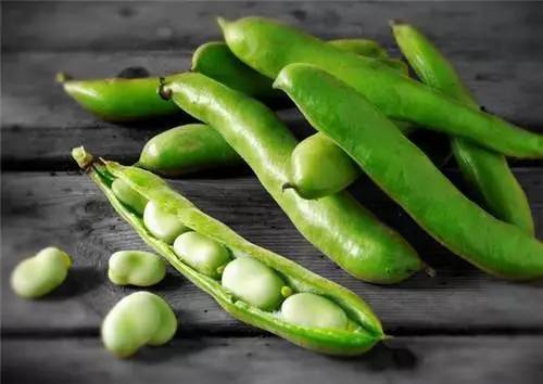 宜昌人爱吃的这种菜！3岁娃吃了两口，高烧不退，连尿尿颜色都变了……新手爸妈留意了！