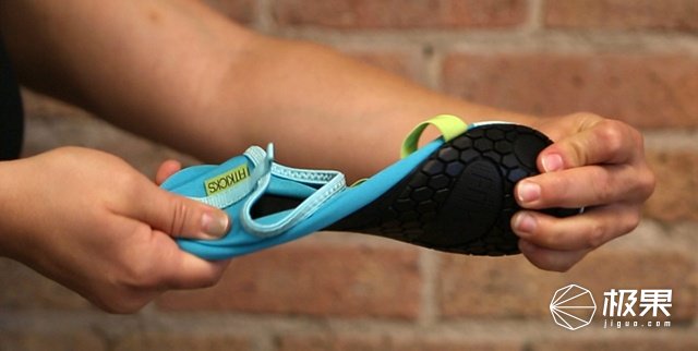 踩水速干跑步鞋,耐克阿迪高帮袜子鞋推荐