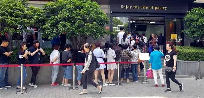 鲍师傅最好的店在哪里,鲍师傅上海探店