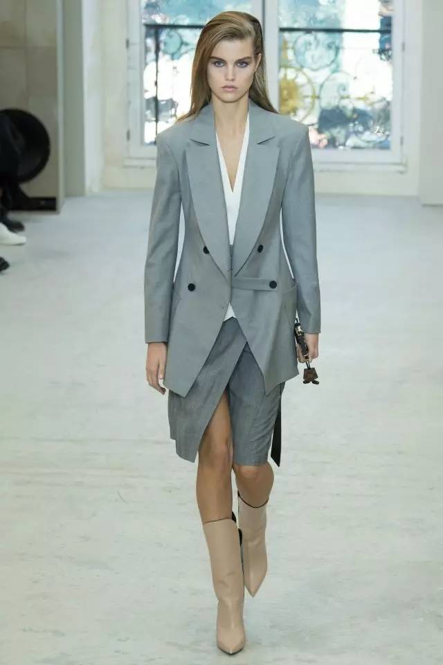 39岁总统帅小伙儿和64岁第一夫人来了！这一种“人生赢家”的人生……