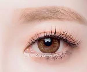 为什么画眼线反而觉得眼睛更小,怎么画眼线好看又显眼睛大