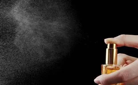 樊姐送关关的香水,樊姐送给关关什么香水