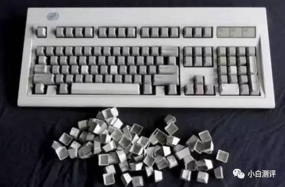 目前手感最好的青轴机械键盘,樱桃rgb键盘